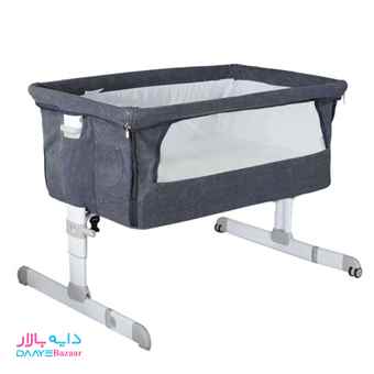 تصویر تخت کنار مادر